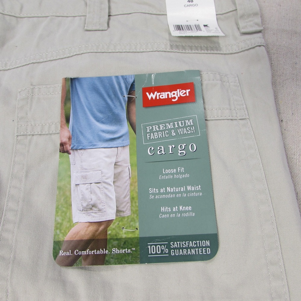 NWT Wrangler Men's Cargo Shorts Size 48 Beige/Sand Loose Fit 100% Cotton 60CTKDP